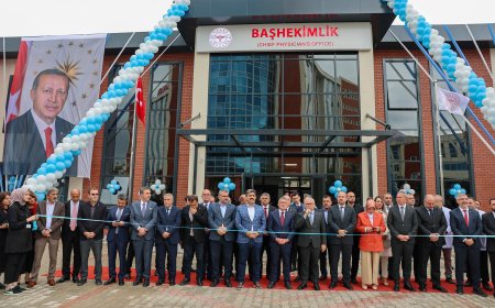 Sivas Numune Hastanesi’nin yeni idari hizmet binası düzenlenen törenle hizmete açıldı.