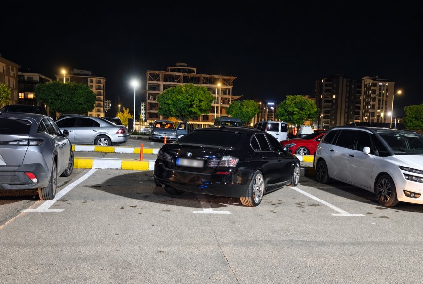 SİVAS NUMUNE HASTANESİ ACİL OTOPARKINDA HATALI PARK DİKKAT ÇEKTİ !