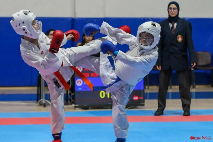 Sivas’ta 160 Sporcu Tatamiye Çıktı! Karate Liginde İlk Etap Tamamlandı